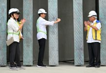 Presiden Jokowi Pasang Bilah Pertama Garuda di Kantor Presiden IKN