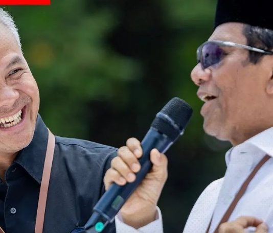 Absennya Gambar Gibran di Iklan Demokrat, FKLPDK Migrasi Dukung Ganjar-Mahfud Forum Komunikasi Lintas Pendiri Deklarator Kader (FKLPDK) dukung Ganjar-Mahfud.