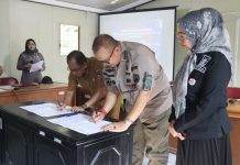 Hendri Zulviton Resmi Dilantik, Jabat Kalaksa BPBD Kota Padang Prosesi serah terima jabatan dari Pelaksana Tugas (PLT) Andree H. Algamar kepada Hendri Zulviton berlangsung di Aula Pertemuan, Selasa (28/11/2023) sore.