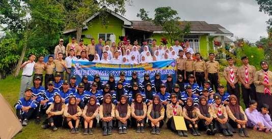 SMK Swasta Imelda Medan Sukses Supercamp Tahunan Sekolah Menengah Kejuruan Swasta (SMKS) Imelda Medan sukses menggelar kegiatan Supercamp, sebuah program tahunan yang diselenggarakan selama 2 hari 3 malam di Tibrena Mekar 2 Sibolangit, Kabupaten Deli Serdang, Provinsi Sumatera Utara.
