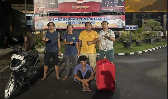 Burung Pria Pondok Citra di Padang Ini Keca Curi Burung Pria Pondok Citra Kena Curi di Padang, Klewang Bertindak