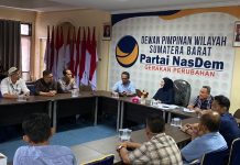 Namanya Dicemarkan dan Fitnah, Lisda Hendrajoni Gandeng Badan Advokasi Hukum NasDem Lisda Hendrajoni, Caleg DPR RI dari Partai NasDem saat diskusi dengan Badan Advokasi Hukum DPW Partai NasDem Sumatera Barat terkait dugaan pencemaran nama baik, fitnah, dan pelanggaran UU ITE yang diduga dilakukan oleh sekelompok orang dan oknum Caleg.