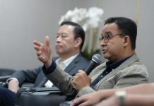 KPU Belum Sampaikan Hasil Resmi, Anies Ajak Masyarakat Menunggu Anies Baswedan mengimbau masyarakat untuk menanti keputusan resmi KPU terkait hasil Pilpres 2024. Dia menegaskan berbagai kemungkinan masih dapat terjadi hingga pengumuman final